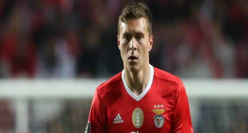 مانشستر يونايتد يعلن اقترابه من ضم أول صفقاته الصيفية